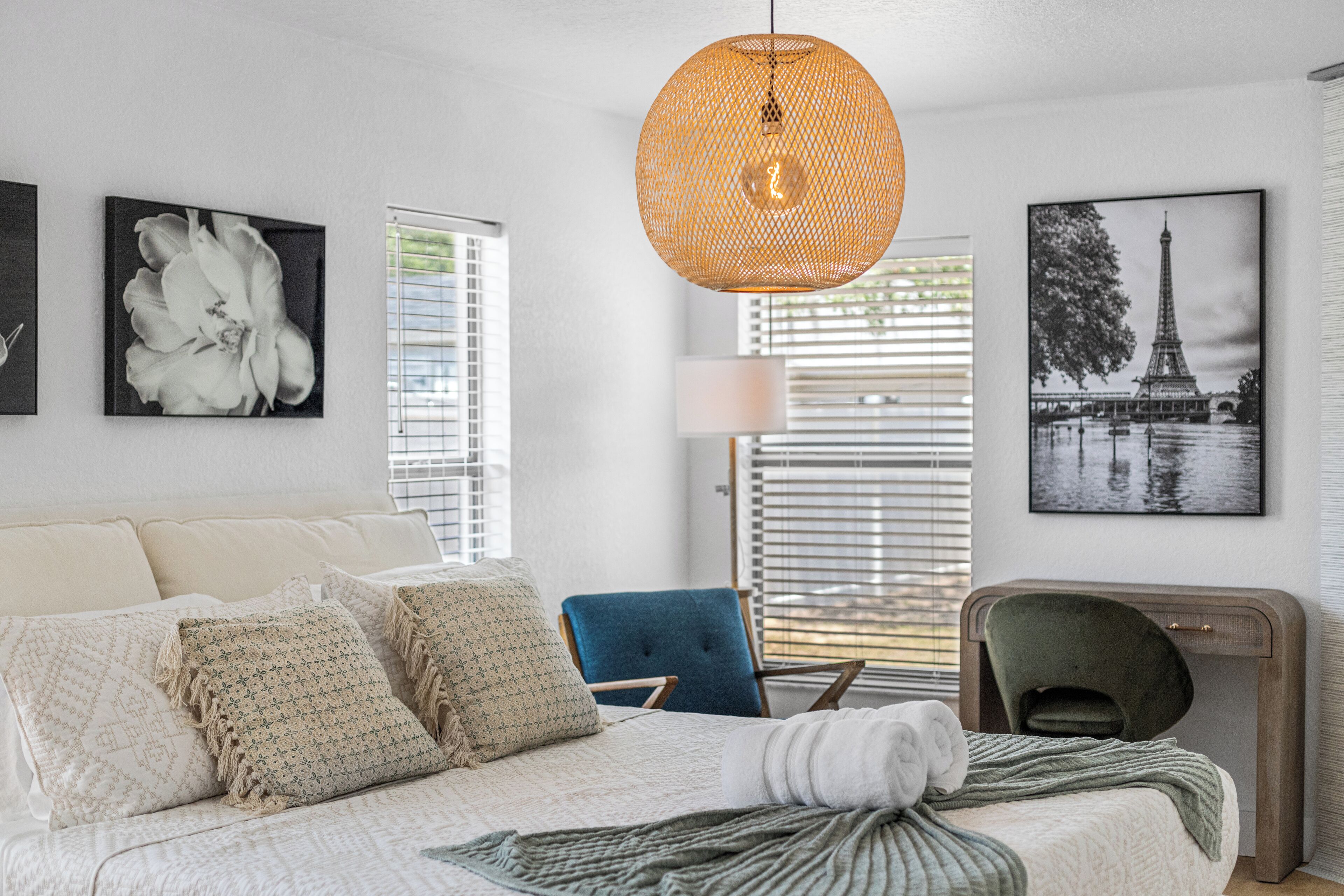 3 bedrooms, desk, iron/ironing board, travel cot