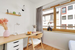 Apartment | 1 bedroom, laptop workspace, bed sheets