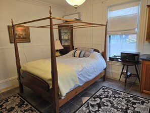 1 soverom, strykejern/-brett, wi-fi (inkludert) og sengetøy