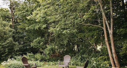 A Very 'Pleasant' Oasis Steps to Lake Hebron + Town