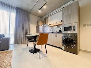 Fridge, microwave, oven, dishwasher - C Living 2 (Riyadh)