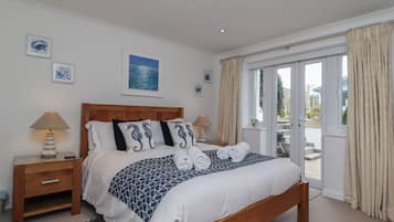 2 bedrooms, individually decorated, individually furnished, free WiFi