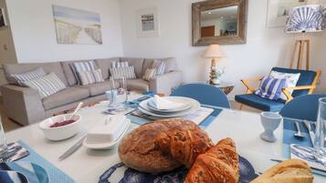 Cottage | Living area