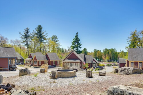 Lake Access & Pools: Sun-Soaked Westford Cottage!