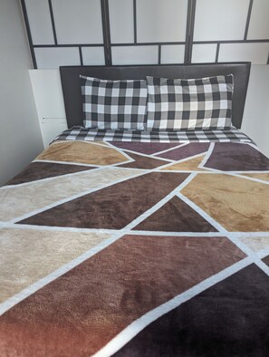 1 Schlafzimmer, Schreibtisch, WLAN, Bettwäsche