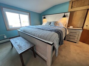 5 bedrooms, iron/ironing board, travel crib, free WiFi