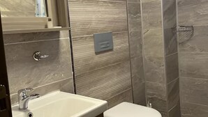 Bathroom - HANNELORE SCHONEMANN (Hamburg)
