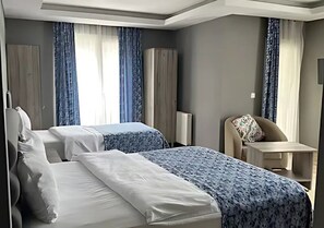 Classic Double Room | Desk, free WiFi - HANNELORE SCHONEMANN (Hamburg)