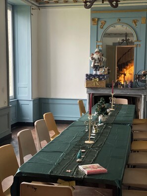 Banquet hall