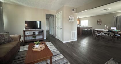 Brand new 2-bedroom apartment in amazing Cross Lanes with WiFi, AC