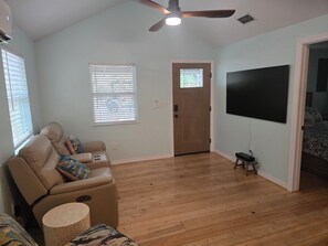 2 chambres, fer et planche à repasser, Wi-Fi gratuit, draps fournis