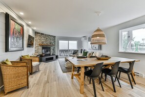 Smart TV, fireplace, books