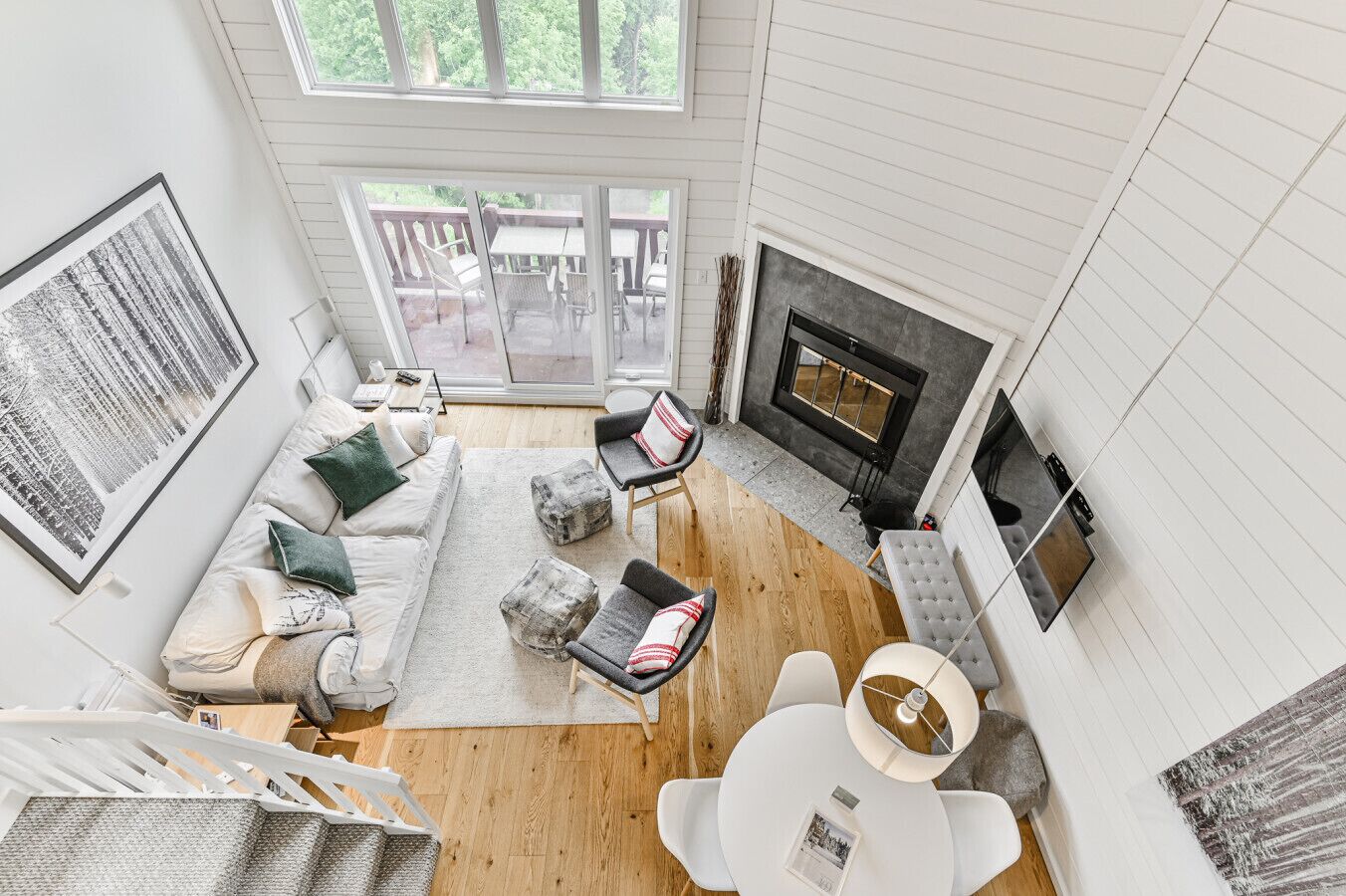 Smart TV, fireplace, books