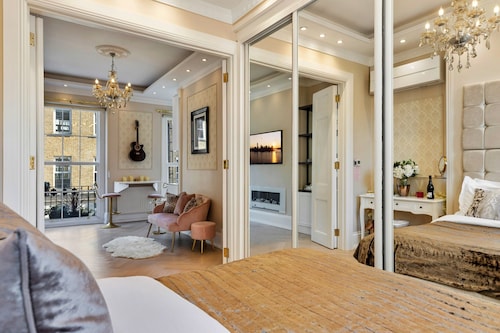 Elegant Apartment in Marylebone