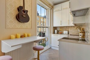 Apartment | Private kitchen - Elegant Apartment in Marylebone (London)