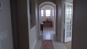 Interior - Calusa Palms: 12 Minutes to Sanibel and Fort Myers Beach (Fort Myers)