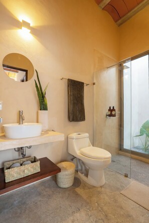 Towels, soap, toilet paper - Casa Oma 04: in the heart of Tepoztlán (Tepoztlán)