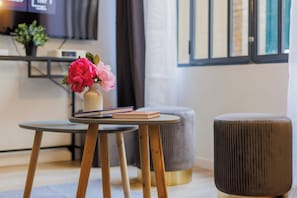 Apartment | Dining