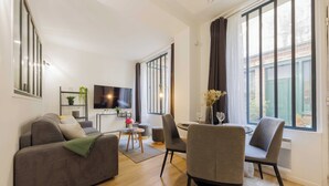 Apartment | Living area - Beautiful Apartment at Gare de L'est Republique (Paris)