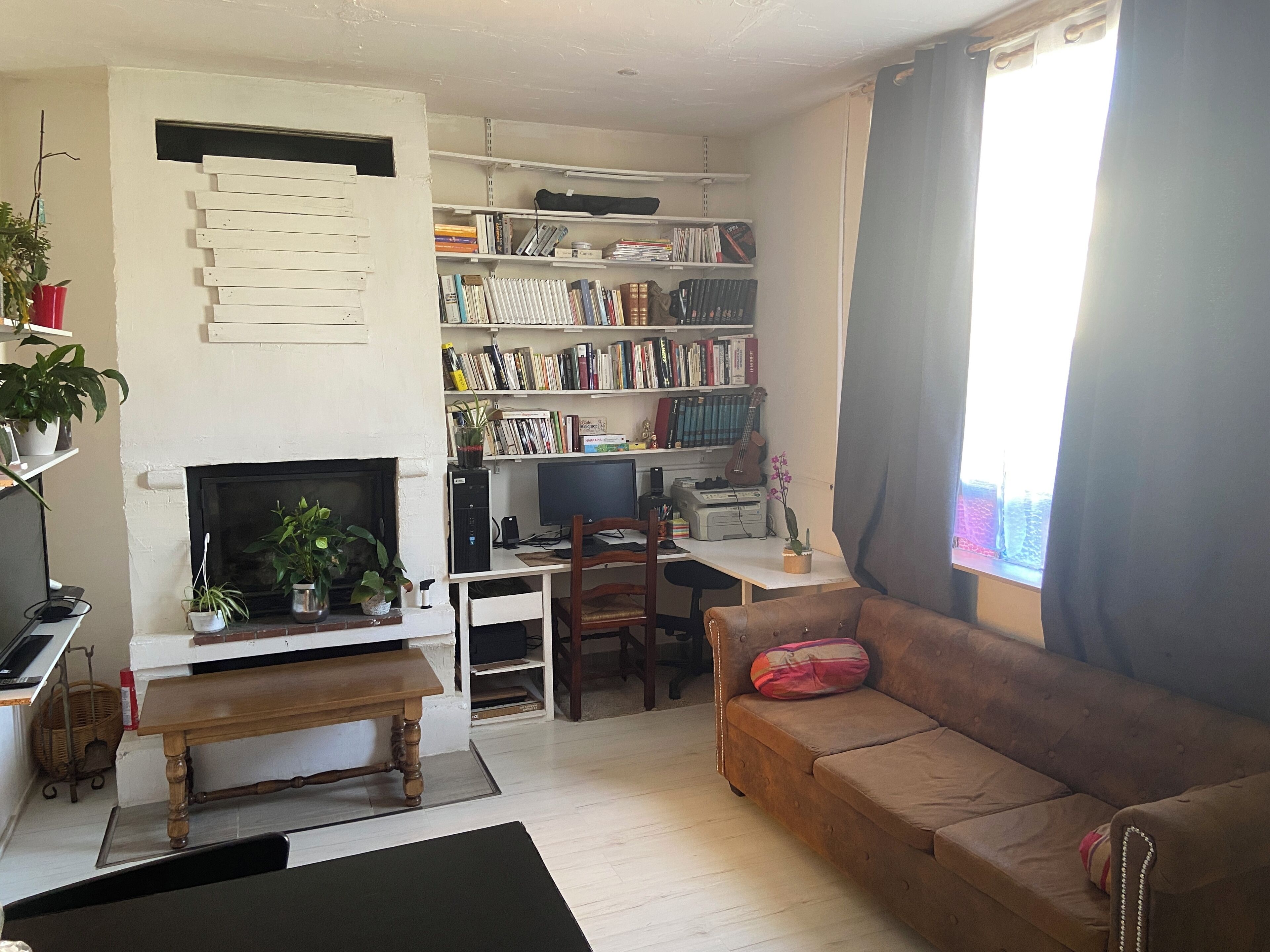 TV, caminetto, videogiochi, libri