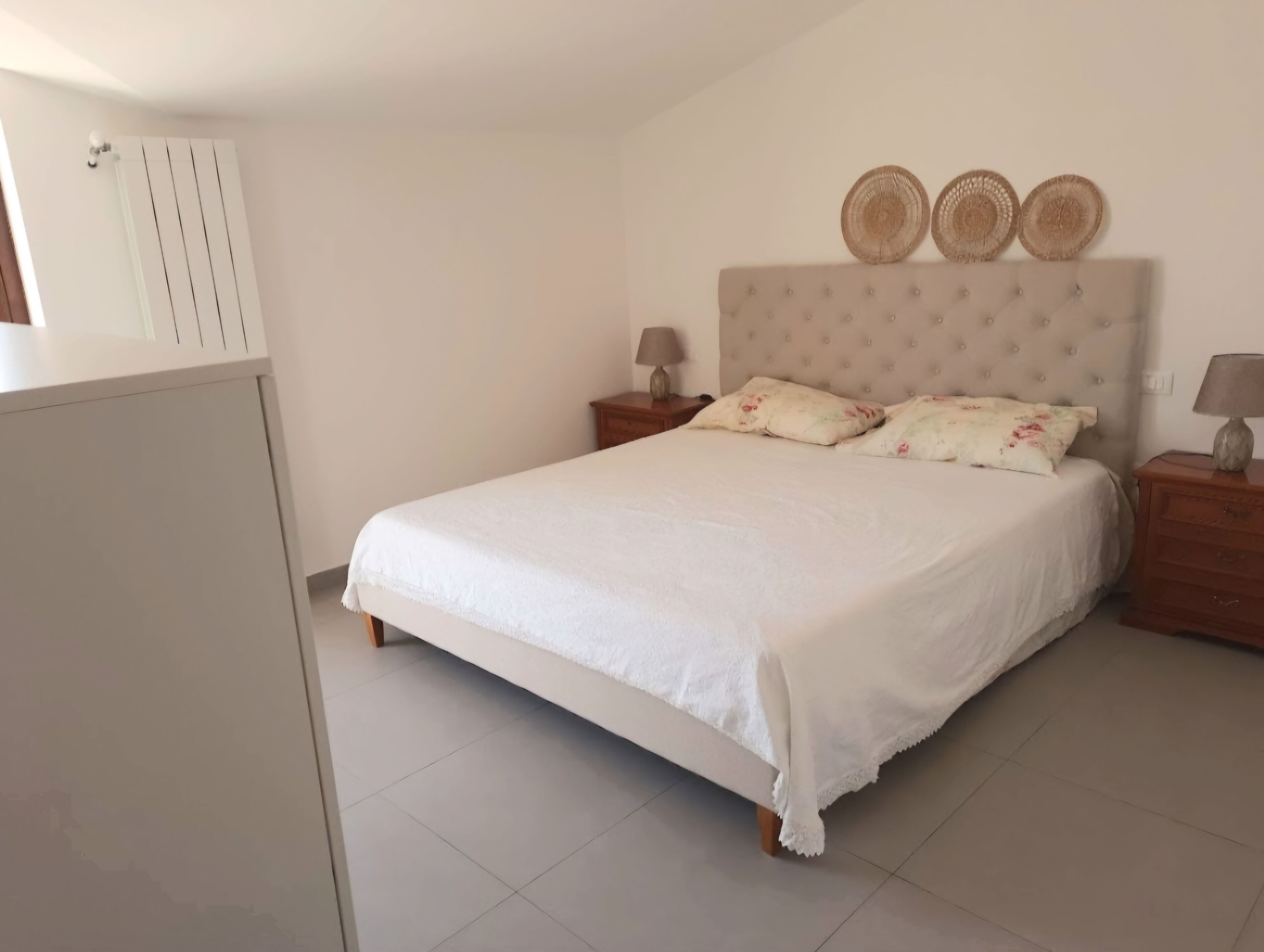 3 chambres, fer et planche à repasser, Wi-Fi, draps fournis