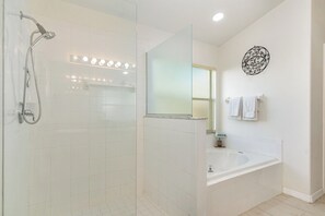 Hair dryer, towels - Spacious 5BR Villa w/ South-Facing Pool, Spa & Game Room Near Disney (Clermont)
