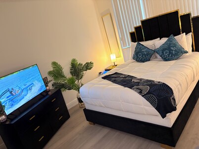 Modern 2-bedroom UNIT withBEAUTIFUL FINISHES.