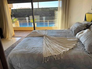 5 Schlafzimmer, Bügeleisen/Bügelbrett, Reisekinderbett, WLAN