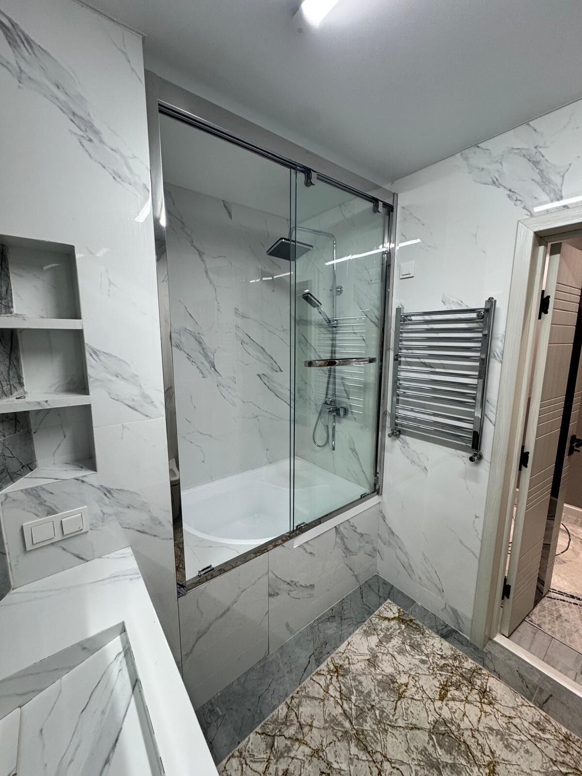 Dusche, Haartrockner, Bidet, Handtücher