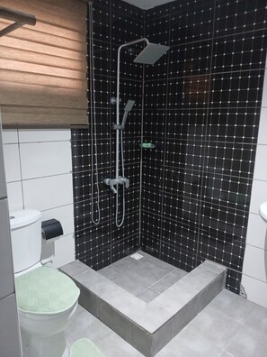 Towels, soap, toilet paper - Comfort in Osu, Central Accra (Accra)