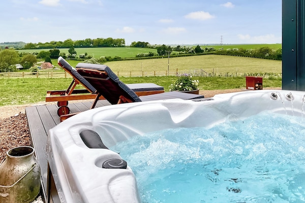 Hot tub | Walkeridge Farm, Reading