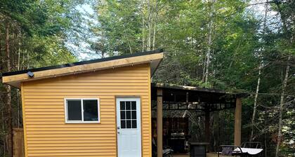 Off-Grid Lake Front Cabin w/ Power & Wi-fi