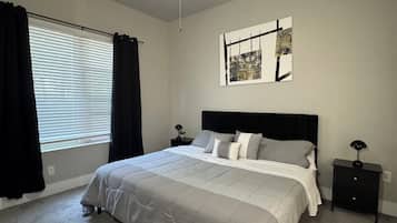 1 dormitorio, tabla de planchar con plancha, wifi gratis y ropa de cama