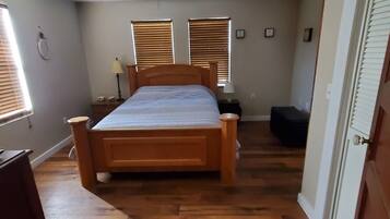 2 slaapkamers, een bureau, gratis wifi, beddengoed