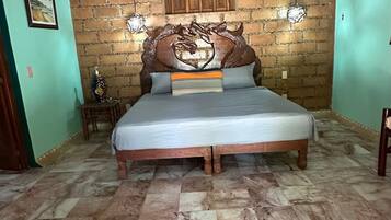 2 bedrooms, in-room safe, iron/ironing board, free WiFi