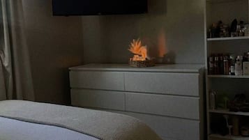 1 chambre, fer et planche Ă  repasser, Wi-Fi, draps fournis