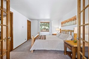 Desk, WiFi, bed sheets