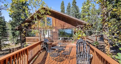 Nestled Inn - Trails, Views, Hot Tub, Skiing!