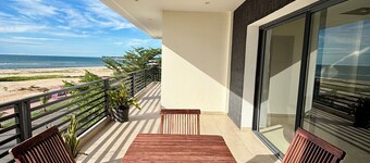 Spacious, comfortable apartment. The seaside in the city!