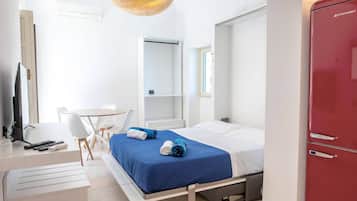 2 bedrooms, iron/ironing board, bed sheets