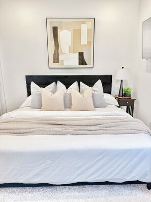 2 chambres, fer et planche à repasser, Wi-Fi, draps fournis