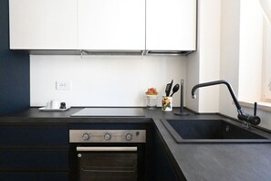 Réfrigérateur, four, lave-vaisselle