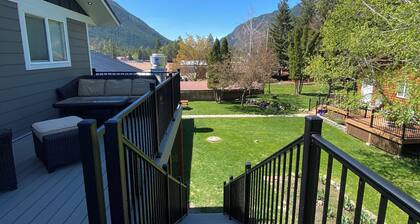 2 Bedroom Moose Apartment near Glacier MT with AC and WiFi