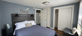 Cute and Cozy 2 Bedroom Home with Upgraded Patio and Hot Tub