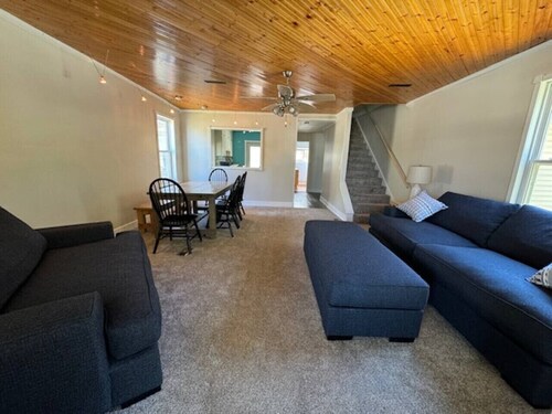 Relax in Bluffton Family Lake View Retreat 4BR 2BA
