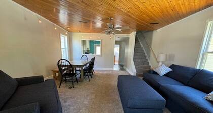 Relax in Bluffton Family Lake View Retreat 4BR 2BA