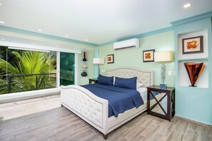 3 Schlafzimmer, Schreibtisch, Bügeleisen/Bügelbrett, Reisekinderbett