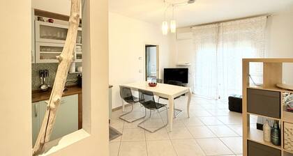 P060 â Porto Recanati, Comfortable Three-Room Apartment with Parking