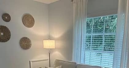 Charming 1-bedroom condo in lovely Delray Beach with WiFi, AC