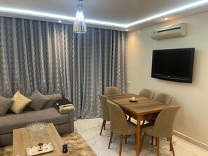 Dining - Modern Comfort in Agadir – Near Beach & Shops (Agadir)